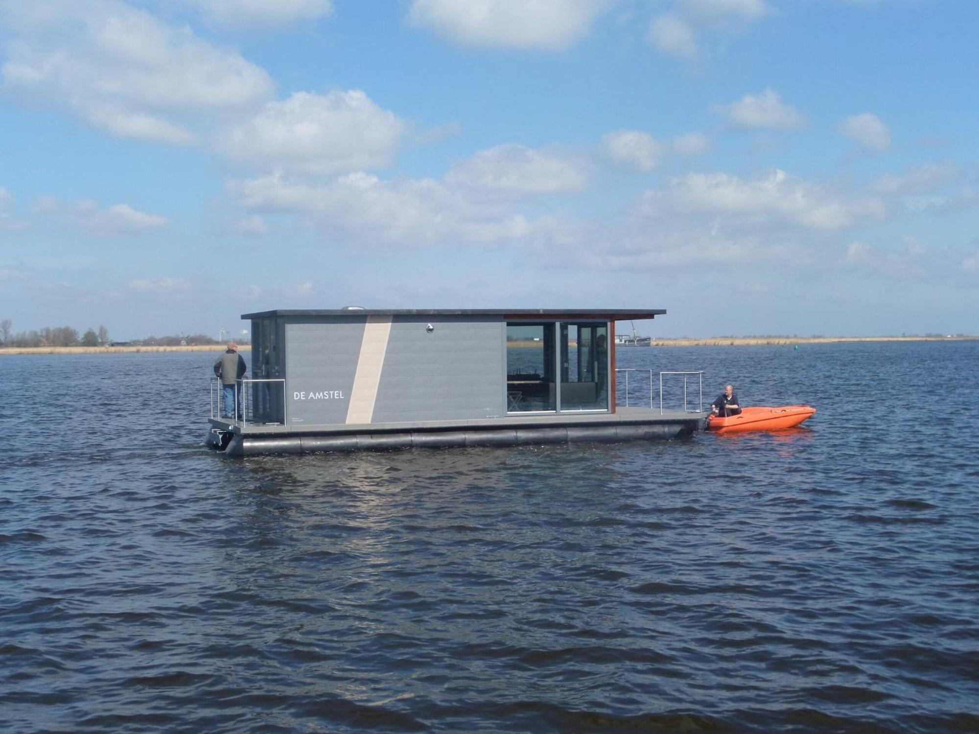 Uitgeest Modern Houseboat With Air Conditioning Located In Marina מראה חיצוני תמונה